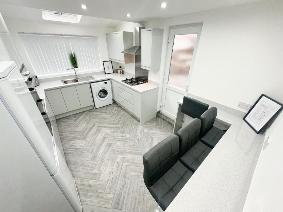 Contractors Dream, 4 Bedroom 2 Bathroom Liverpool Exterior photo